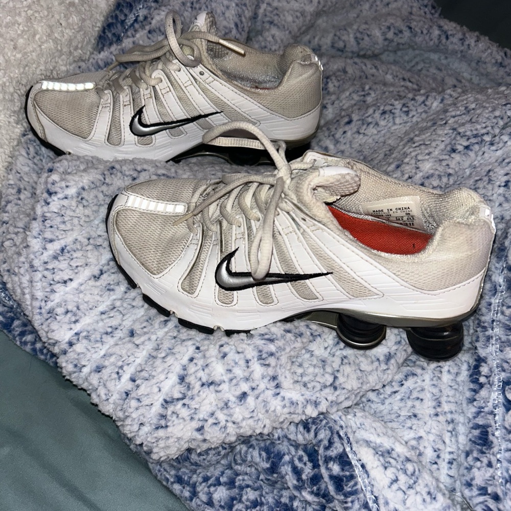 Nike Women's White and Black shox tennis shoes